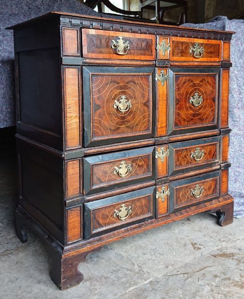 OYSTER VENEER CHEST OF DRAWERS - ADDITIONAL PHOTO 1