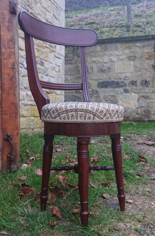 EARLY 19TH CENTURY ANTIQUE HEIGHT ADJUSTABLE MUSIC CHAIR - ADDITIONAL PHOTO 1