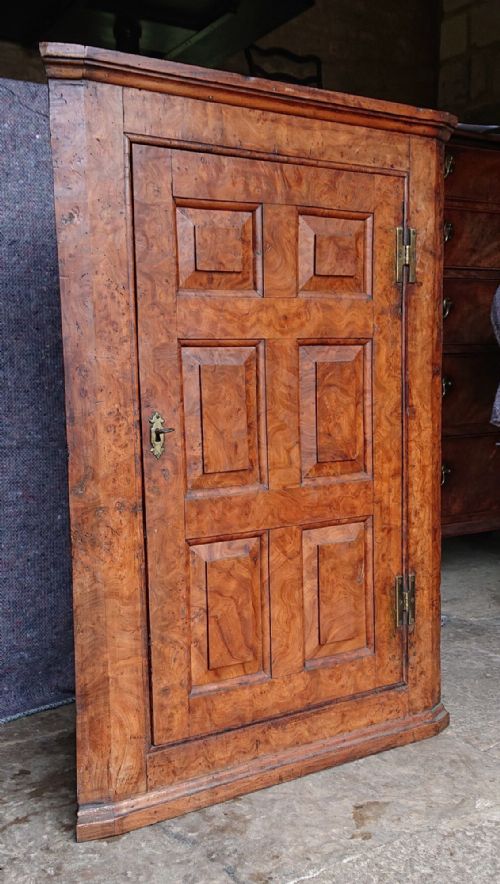 MID 18TH CENTURY BURR OAK CORNER CUPBOARD - ADDITIONAL PHOTO 2