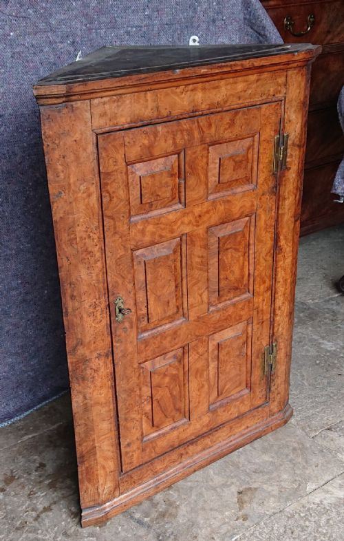 MID 18TH CENTURY BURR OAK CORNER CUPBOARD - ADDITIONAL PHOTO 3