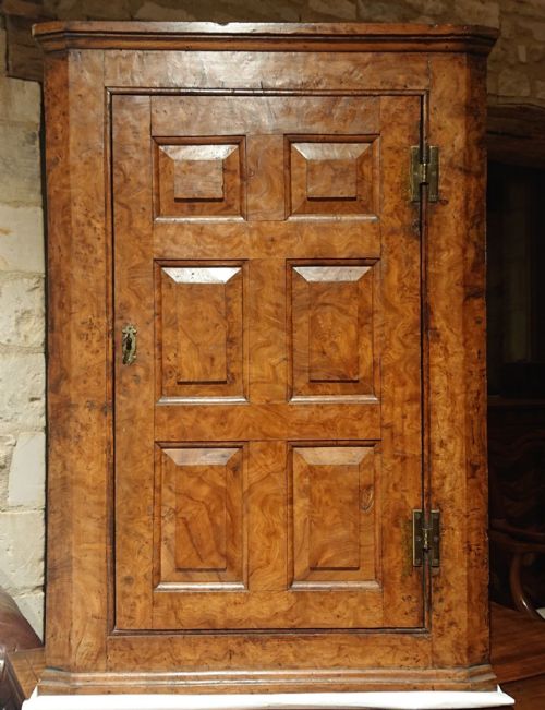 MID 18TH CENTURY BURR OAK CORNER CUPBOARD - ADDITIONAL PHOTO 6