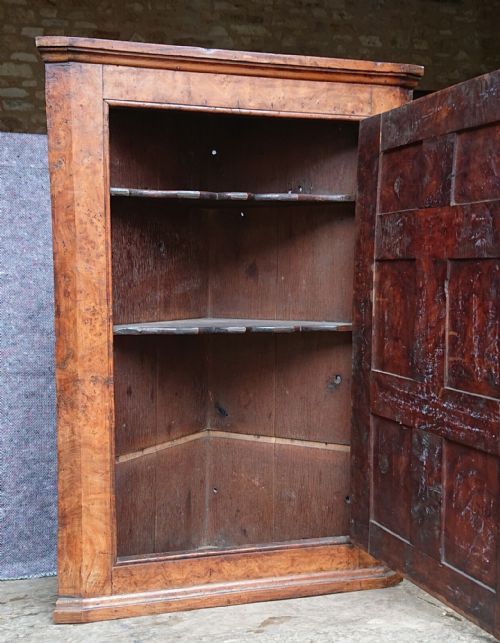MID 18TH CENTURY BURR OAK CORNER CUPBOARD - ADDITIONAL PHOTO 8