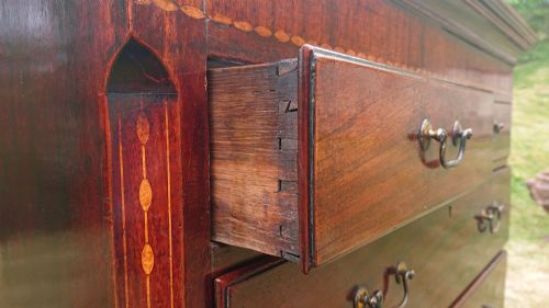 AN 18TH CENTURY SCOTTISH CHEST ON CHEST - ADDITIONAL PHOTO 5