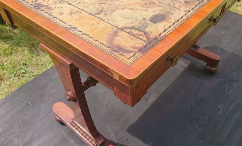 A 19TH CENTURY ANTIQUE WRITING TABLE - ADDITIONAL PHOTO 16
