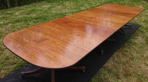 THREE PEDESTAL DINING TABLE - ADDITIONAL PHOTO 5