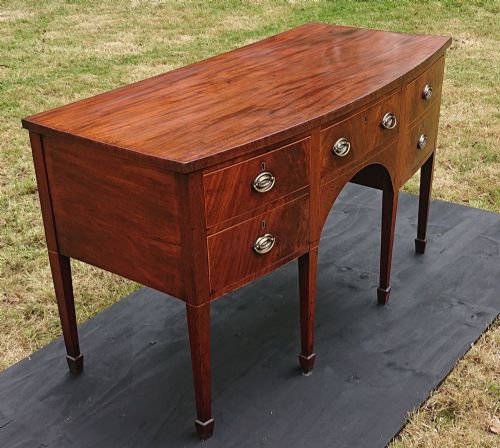 VERY FINE 18TH CENTURY MAHOGANY SIDEBOARD - ADDITIONAL PHOTO 3