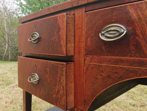 VERY FINE 18TH CENTURY MAHOGANY SIDEBOARD - ADDITIONAL PHOTO 9