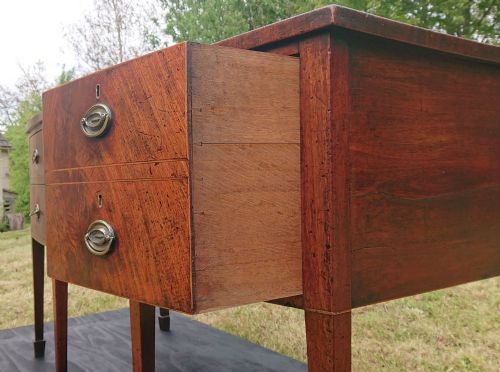 VERY FINE 18TH CENTURY MAHOGANY SIDEBOARD - ADDITIONAL PHOTO 11