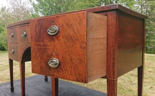 VERY FINE 18TH CENTURY MAHOGANY SIDEBOARD - ADDITIONAL PHOTO 12