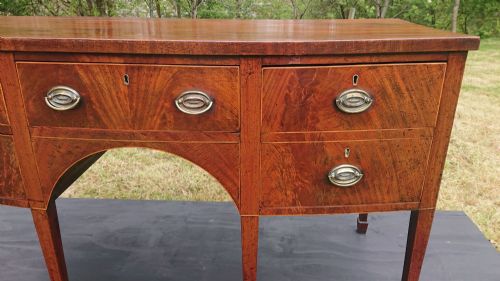 VERY FINE 18TH CENTURY MAHOGANY SIDEBOARD - ADDITIONAL PHOTO 13
