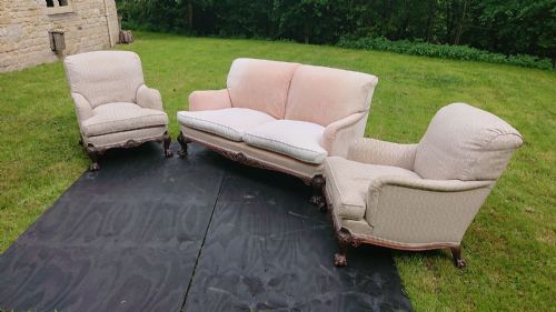 HOWARD AND SONS DEEP SEATED SPECIAL BRIDGEWATER SET OF TWO CHAIRS AND A SOFA STANDING ON BALL AND CLAW FEET - ADDITIONAL PHOTO 1