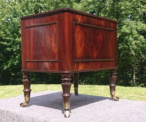 EARLY 19TH CENTURY REGENCY MAHOGANY WINE COOLER CELLARETTE ATTRIBUTED TO GILLOWS OF LANCASTER AND LONDON - ADDITIONAL PHOTO 3