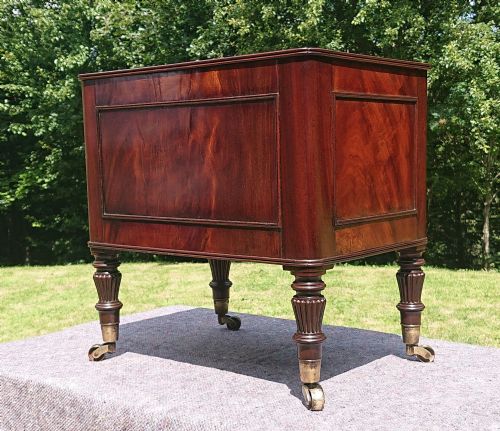 EARLY 19TH CENTURY REGENCY MAHOGANY WINE COOLER CELLARETTE ATTRIBUTED TO GILLOWS OF LANCASTER AND LONDON - ADDITIONAL PHOTO 4