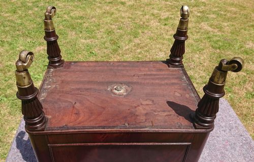 EARLY 19TH CENTURY REGENCY MAHOGANY WINE COOLER CELLARETTE ATTRIBUTED TO GILLOWS OF LANCASTER AND LONDON - ADDITIONAL PHOTO 13