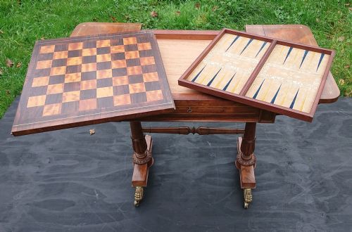 EARLY 19TH CENTURY REGENCY GAMES TABLE WITH REMOVABLE CHESS AND BACKGAMMON BOARDS ATTRIBUTED TO GILLOWS - ADDITIONAL PHOTO 4