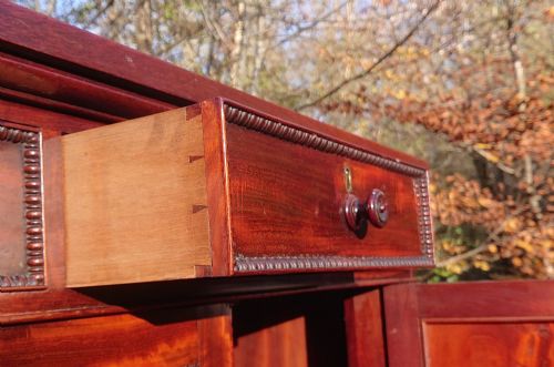 EXCEPTIONAL QUALITY EARLY NINETEENTH CENTURY MAHOGANY ANTIQUE CHIFFONIER - ADDITIONAL PHOTO 10