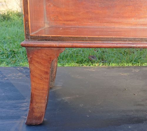EARLY 19TH CENTURY REGENCY WATERFALL BOOKCASE MADE OF SOLID MAHOGANY WITH CONTRAST CROSS BANDING AND BOXWOOD STRINGING - ADDITIONAL PHOTO 10