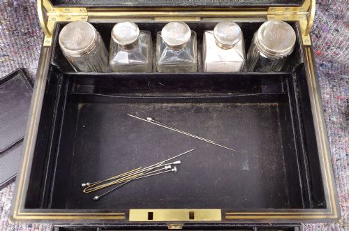 NINETEENTH CENTURY COROMANDEL VANITY CASE DRESSING BOX MADE BY H MITCHELL OF 168 OXFORD STREET LONDON - ADDITIONAL PHOTO 15