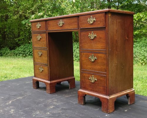 VERY NARROW 18TH CENTURY GEORGE III PERIOD SIDEBOARD - ADDITIONAL PHOTO 3