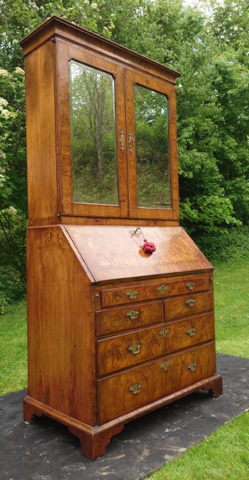 EIGHTEENTH CENTURY WALNUT BUREAU BOOKCASE - ADDITIONAL PHOTO 2