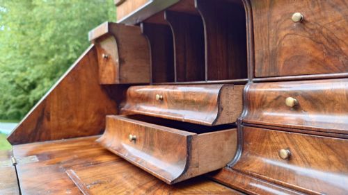 EIGHTEENTH CENTURY WALNUT BUREAU BOOKCASE - ADDITIONAL PHOTO 9