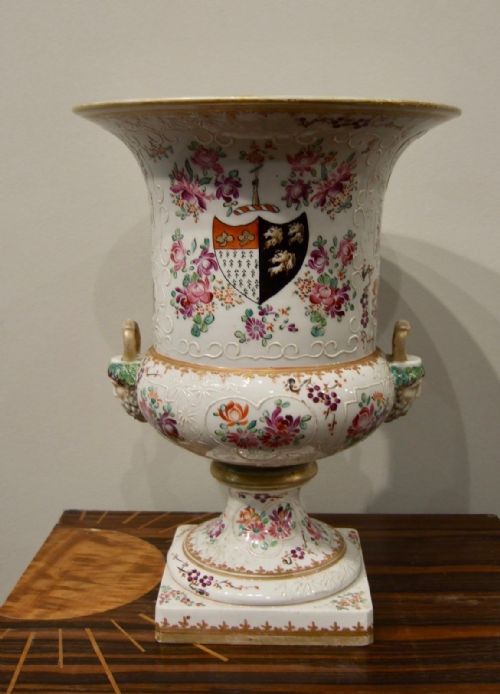 FINE 19TH CENTURY FRENCH SAMSON ARMORIAL CAMPANA VASE FAMILLE ROSE CHINESE EXPORT STYLE - ADDITIONAL PHOTO 4