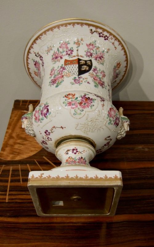 FINE 19TH CENTURY FRENCH SAMSON ARMORIAL CAMPANA VASE FAMILLE ROSE CHINESE EXPORT STYLE - ADDITIONAL PHOTO 7