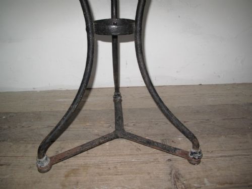 FRENCH BISTRO TABLE LATE 19THC - ADDITIONAL PHOTO 4
