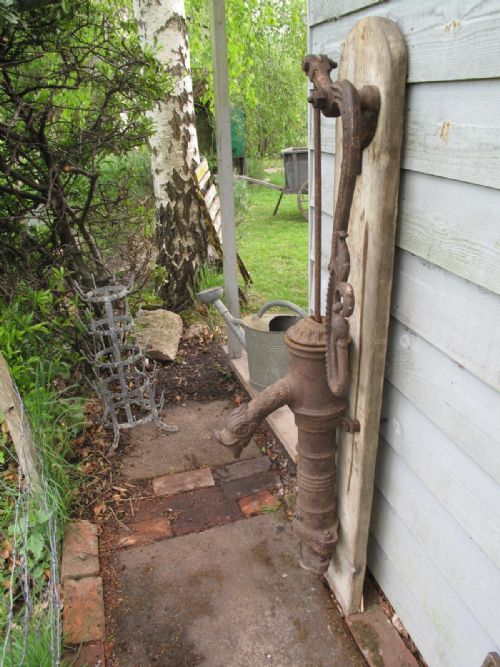 FRENCH HAND WATER PUMP WITH DOLPHIN C1860 - ADDITIONAL PHOTO 4
