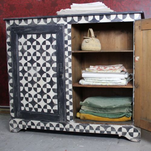 FRENCH BUFFET BLACK AND WHITE DESIGN C 1800 - ADDITIONAL PHOTO 1