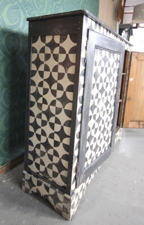 FRENCH BUFFET BLACK AND WHITE DESIGN C 1800 - ADDITIONAL PHOTO 8