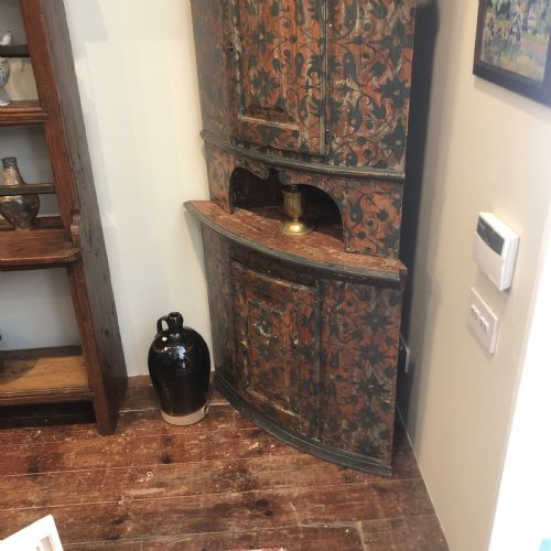 SWEDISH PAINTED CORNER CUPBOARD DATED 1819 - ADDITIONAL PHOTO 6