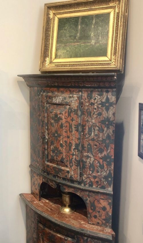 SWEDISH PAINTED CORNER CUPBOARD DATED 1819 - ADDITIONAL PHOTO 2