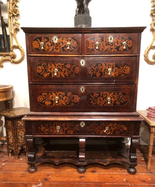 william and mary walnut chest on stand english17th c - CATEGORY: ANTIQUE CHEST OF DRAWERS - DATED 17TH CENTURY