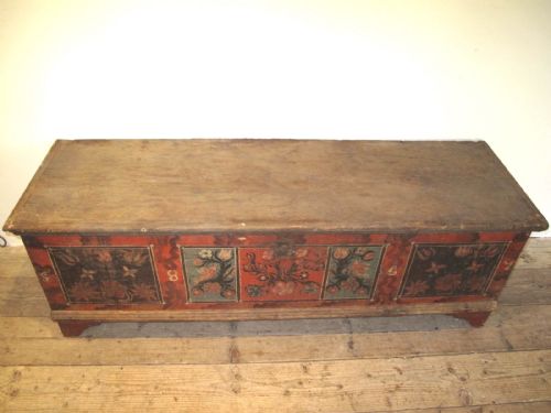 PAINTED MARRIAGE CHEST FRENCH CIRCA 1860 - ADDITIONAL PHOTO 1