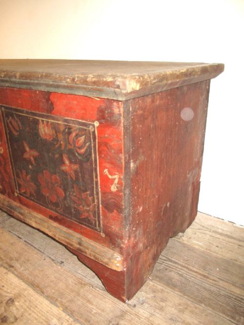 PAINTED MARRIAGE CHEST FRENCH CIRCA 1860 - ADDITIONAL PHOTO 4