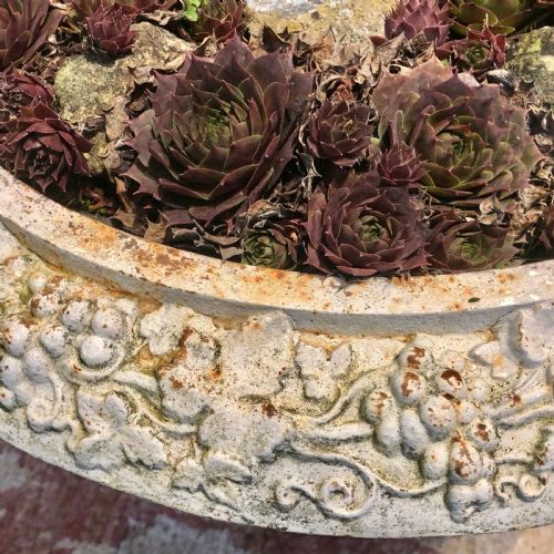 PAIR OF VICTORIAN CAST IRON URNS - ADDITIONAL PHOTO 5