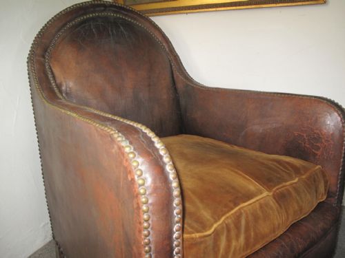SUPERB FRENCH LEATHER STUDDED ARMCHAIR C 1920 - ADDITIONAL PHOTO 4