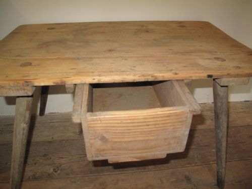 19TH CENTURY FRENCH PINE COBBLERS BENCH - ADDITIONAL PHOTO 2