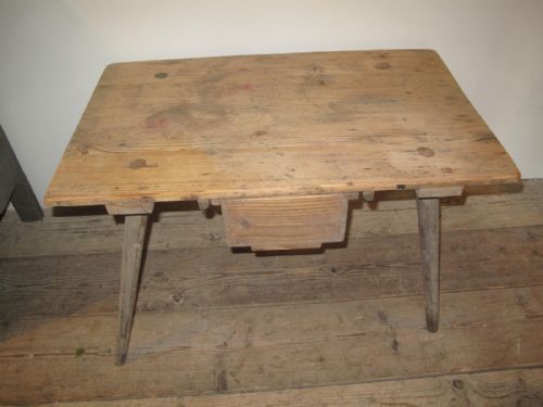 19TH CENTURY FRENCH PINE COBBLERS BENCH - ADDITIONAL PHOTO 3