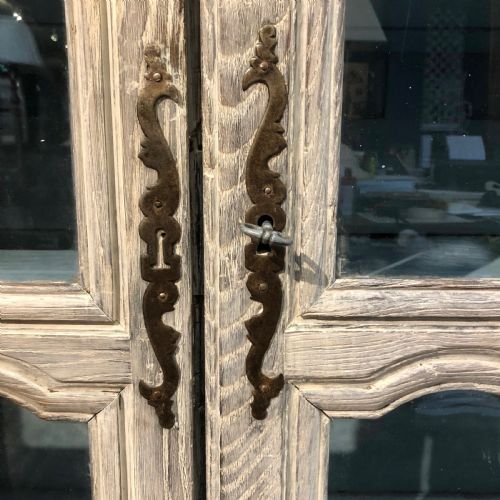 FRENCH LIMED OAK VITRINE 18THC - ADDITIONAL PHOTO 3