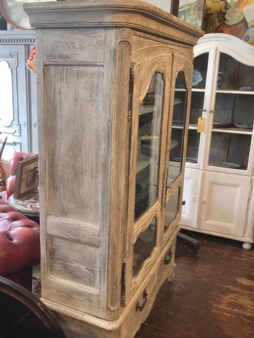 FRENCH LIMED OAK VITRINE 18THC - ADDITIONAL PHOTO 5