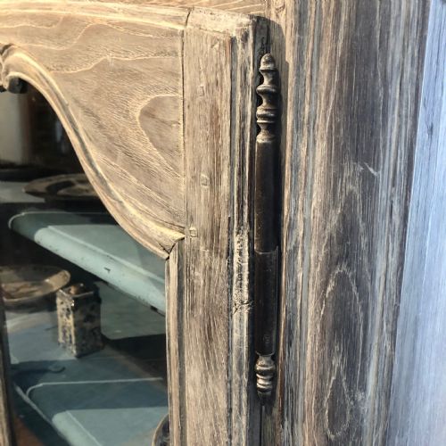 FRENCH LIMED OAK VITRINE 18THC - ADDITIONAL PHOTO 6