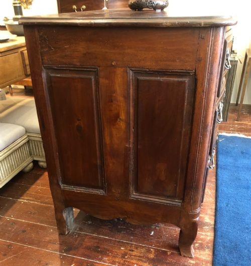 FRENCH SERPENTINE FRONTED WALNUT COMMODE 18TH CENTURY - ADDITIONAL PHOTO 4