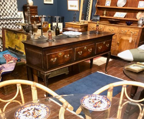 ENGLISH CABRIOLE LEGGED DRESSER EARLY 18THC - ADDITIONAL PHOTO 6