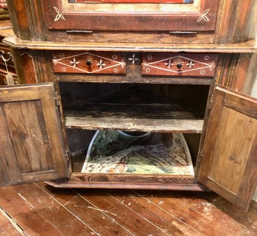 AUSTRO HUNGARIAN EMPIRE CORNER CUPBOARD 1839 - ADDITIONAL PHOTO 5
