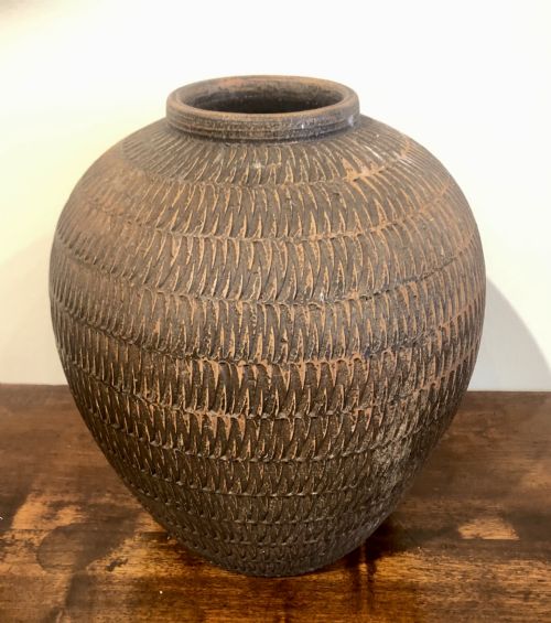 LARGE EARTHENWARE INCISED VASE - ADDITIONAL PHOTO 3
