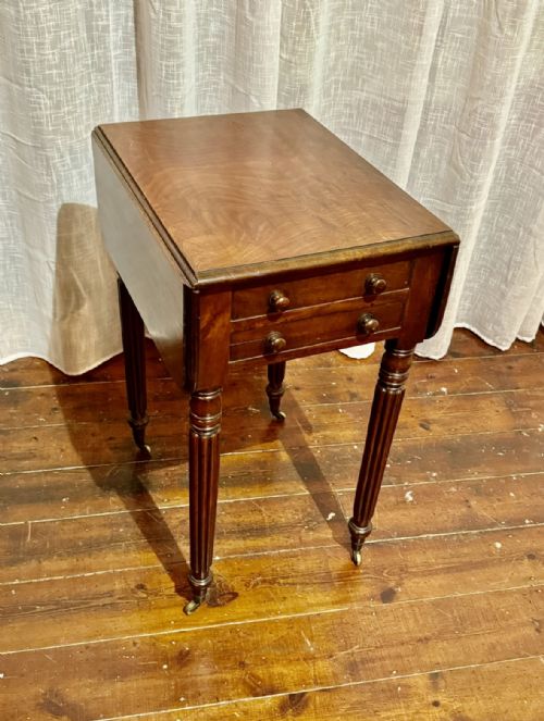 FLUTED MAHOGANY PEMBROKE TABLE WITH 2 DRAWS - ADDITIONAL PHOTO 5
