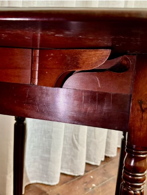 FLUTED MAHOGANY PEMBROKE TABLE WITH 2 DRAWS - ADDITIONAL PHOTO 6