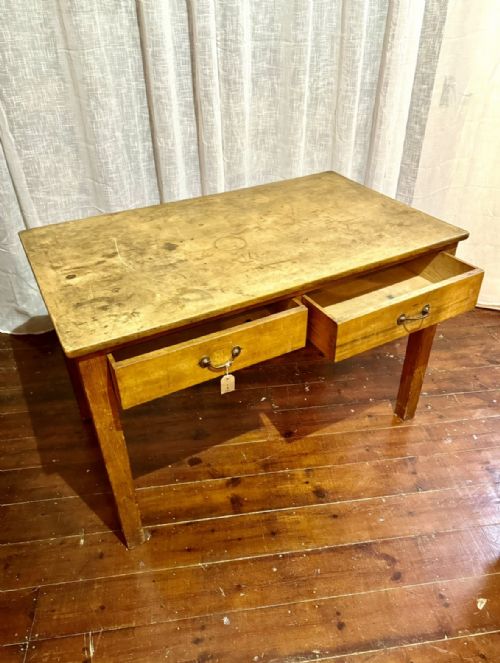 19TH CENTURY SYCAMORE KITCHEN TABLE - ADDITIONAL PHOTO 3